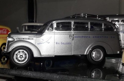 El modelo fue editado por Salvat como parte de la Colección &quot;Vehículos Inolvidables de Reparto y Servicio&quot; lanzada en Argentina.