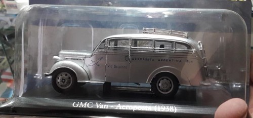 Modelo a escala 1/43 del GMC Van de 1938 de &quot;Aeroposta&quot;